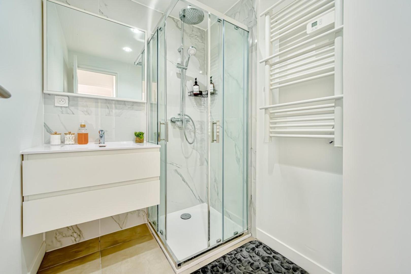 Air-Conditioned Apartment - Sea View Port Тулон Экстерьер фото